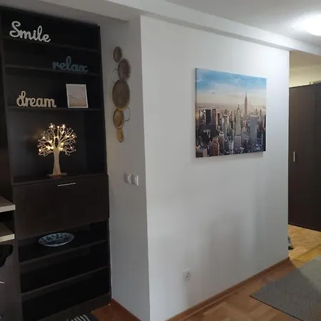 Apartament Flat 23 *