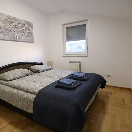 Flat 23