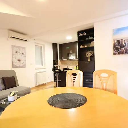 Flat 23 Apartament